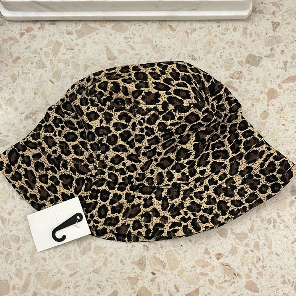 NWT Forever 21 Leopard Bucket Hat 🧢